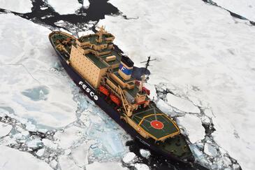 Icebreaker Kapitan Khlebnikov © Etienne Pierart